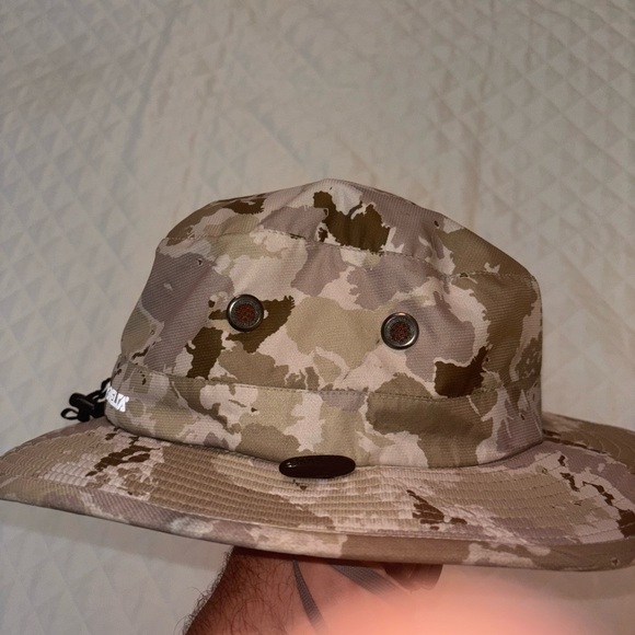 Hat - Picture 2 of 7